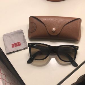 Tortoise Shell RayBan Wayfarer Sunglasses